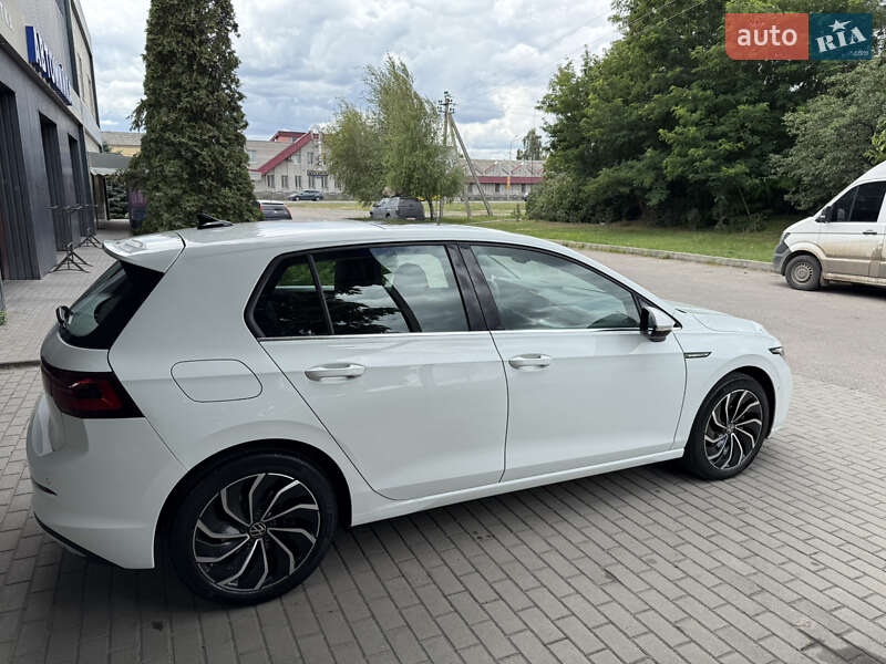 Хетчбек Volkswagen Golf 2022 в Павлограді