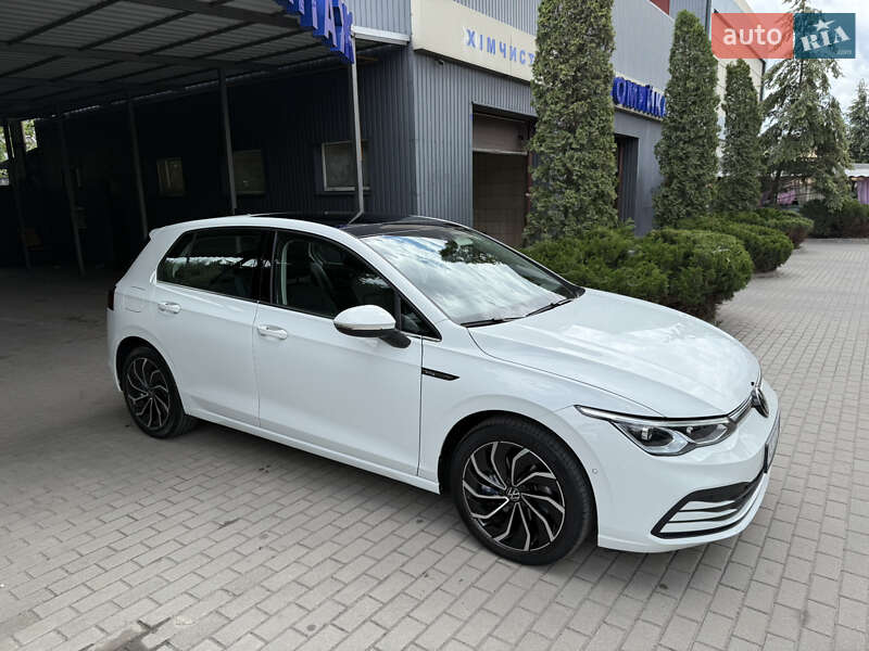 Хетчбек Volkswagen Golf 2022 в Павлограді