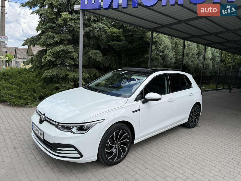 Хетчбек Volkswagen Golf 2022 в Павлограді