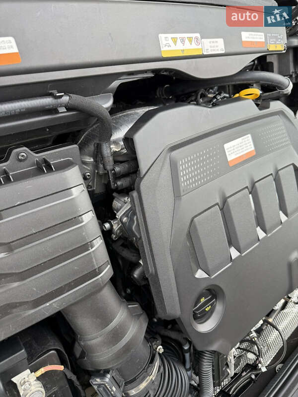 Хетчбек Volkswagen Golf 2022 в Павлограді