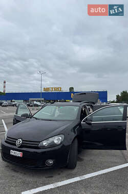 Універсал Volkswagen Golf 2010 в Житомирі