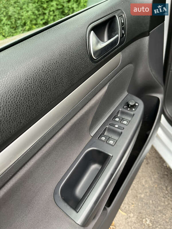 Універсал Volkswagen Golf 2008 в Рівному