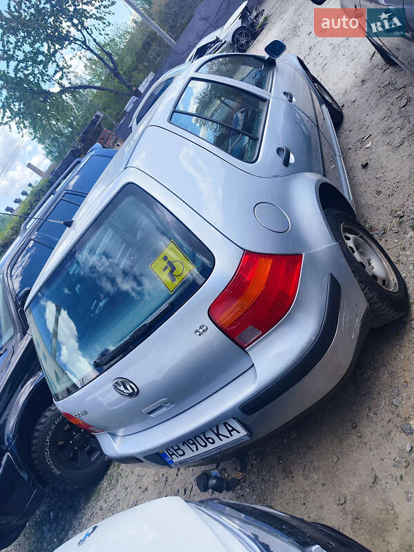 Хэтчбек Volkswagen Golf 2001 в Виннице