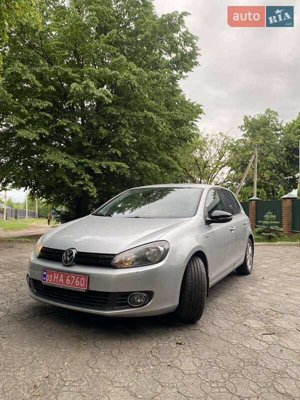 Хэтчбек Volkswagen Golf 2012 в Любешове