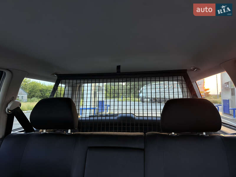 Універсал Volkswagen Golf 2001 в Мені
