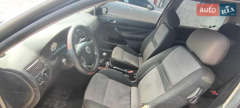 Хетчбек Volkswagen Golf 2000 в Коростені