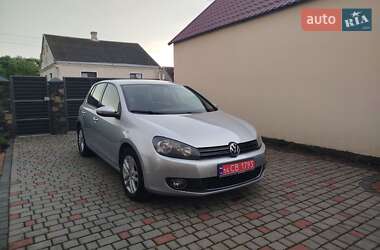 Хэтчбек Volkswagen Golf 2010 в Луцке