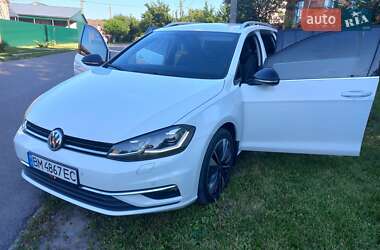 Універсал Volkswagen Golf 2017 в Сумах