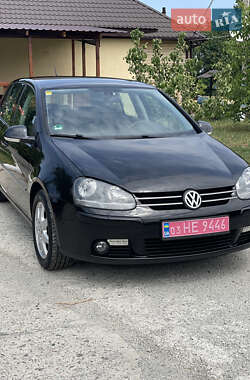 Хетчбек Volkswagen Golf 2008 в 