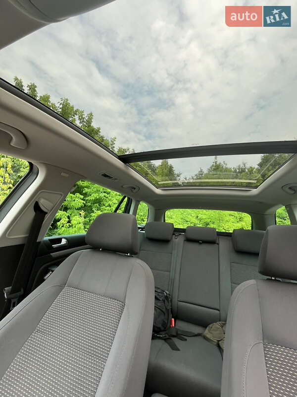 Універсал Volkswagen Golf 2009 в Харкові