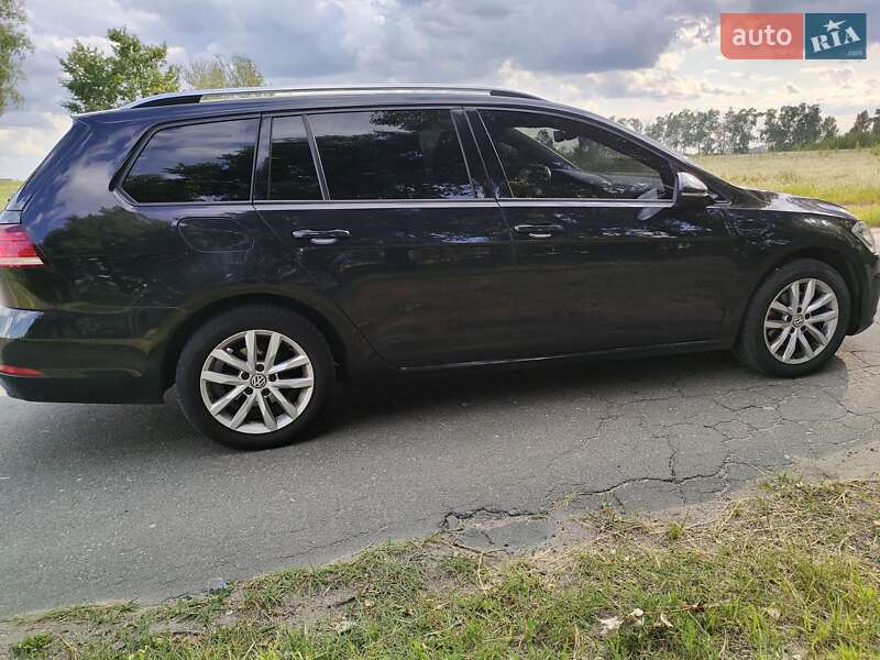 Универсал Volkswagen Golf 2017 в Бородянке