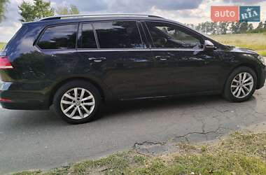 Универсал Volkswagen Golf 2017 в 