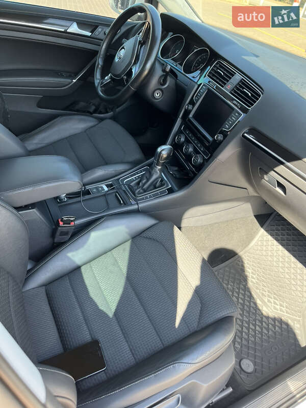 Универсал Volkswagen Golf 2014 в Кривом Роге