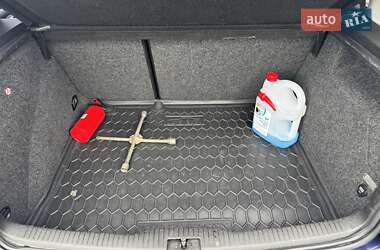Хетчбек Volkswagen Golf 1998 в 