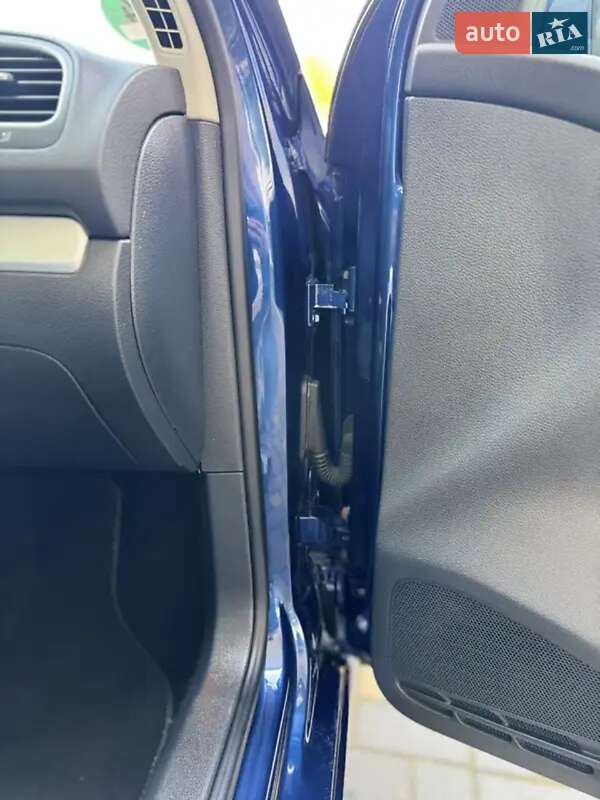 Хетчбек Volkswagen Golf 2010 в Тернополі
