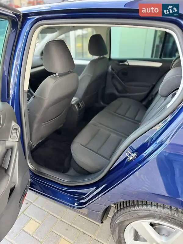 Хетчбек Volkswagen Golf 2010 в Тернополі