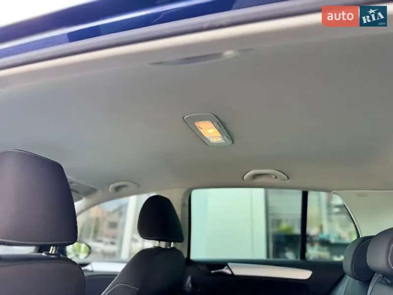 Хетчбек Volkswagen Golf 2010 в Тернополі