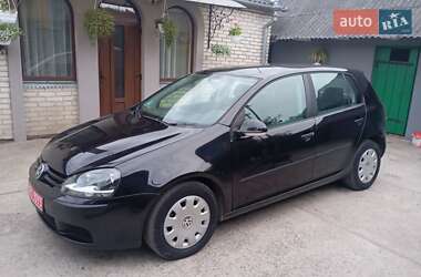 Хетчбек Volkswagen Golf 2004 в Луцьку