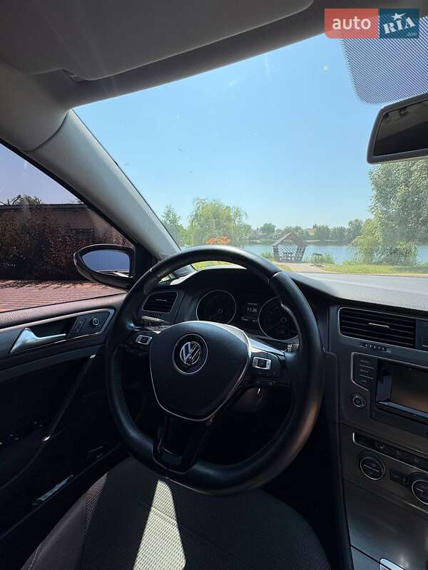 Хетчбек Volkswagen Golf 2012 в Гостомелі