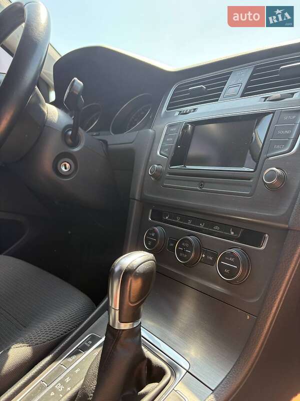 Хетчбек Volkswagen Golf 2012 в Гостомелі