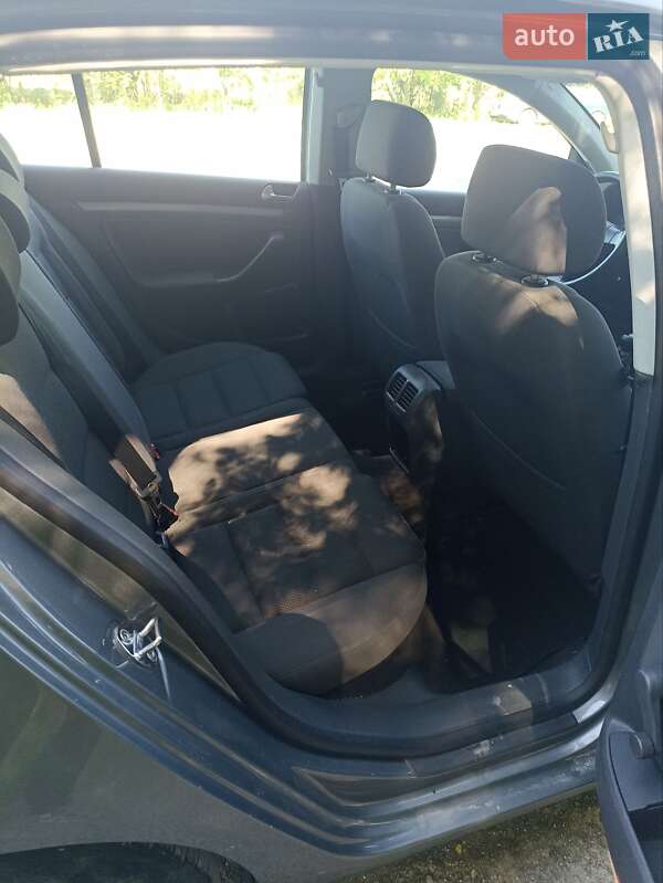 Хетчбек Volkswagen Golf 2005 в Дунаївцях