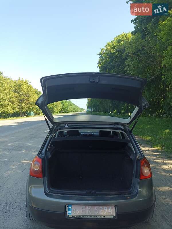 Хетчбек Volkswagen Golf 2005 в Дунаївцях