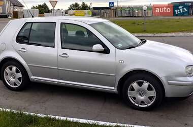 Хэтчбек Volkswagen Golf 2000 в Сарнах