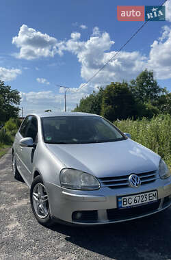 Хетчбек Volkswagen Golf 2006 в Києві