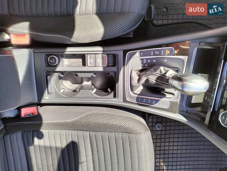 Універсал Volkswagen Golf 2014 в Луцьку