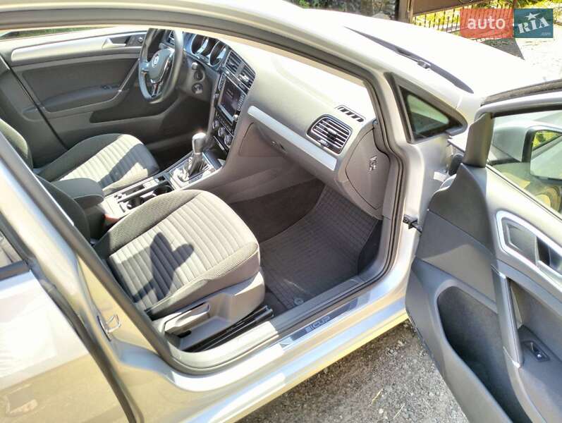 Універсал Volkswagen Golf 2014 в Луцьку