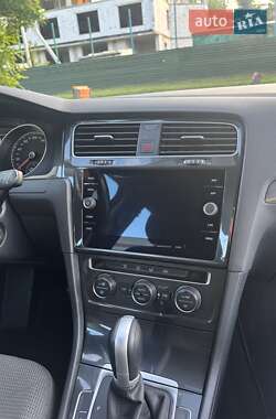 Универсал Volkswagen Golf 2018 в 