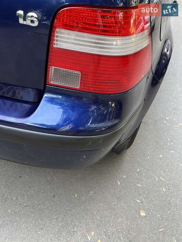 Хетчбек Volkswagen Golf 2003 в Одесі