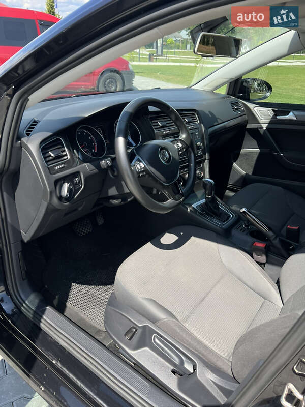 Универсал Volkswagen Golf 2019 в Львове