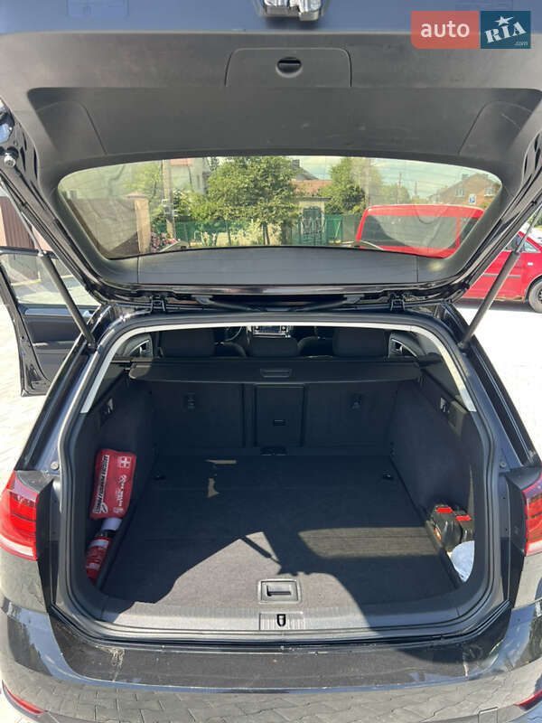Универсал Volkswagen Golf 2019 в Львове
