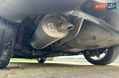 Хэтчбек Volkswagen Golf 2001 в 