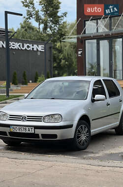 Хетчбек Volkswagen Golf 2003 в Тростянці