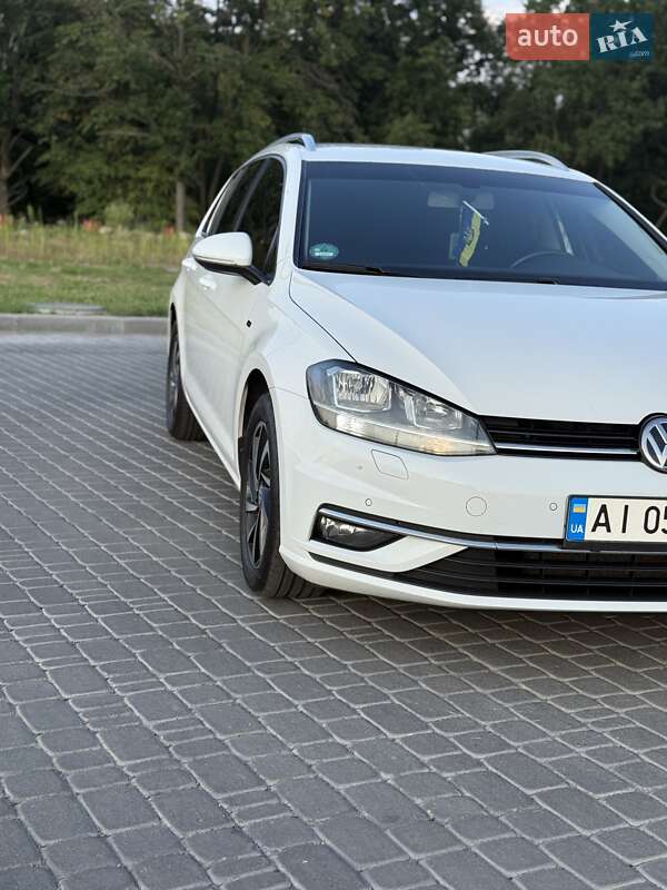 Універсал Volkswagen Golf 2018 в Києві