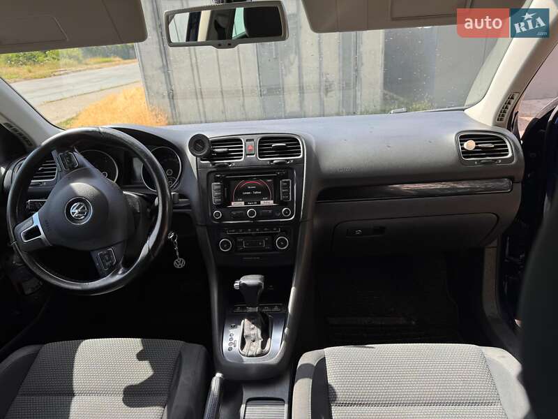 Універсал Volkswagen Golf 2010 в Умані