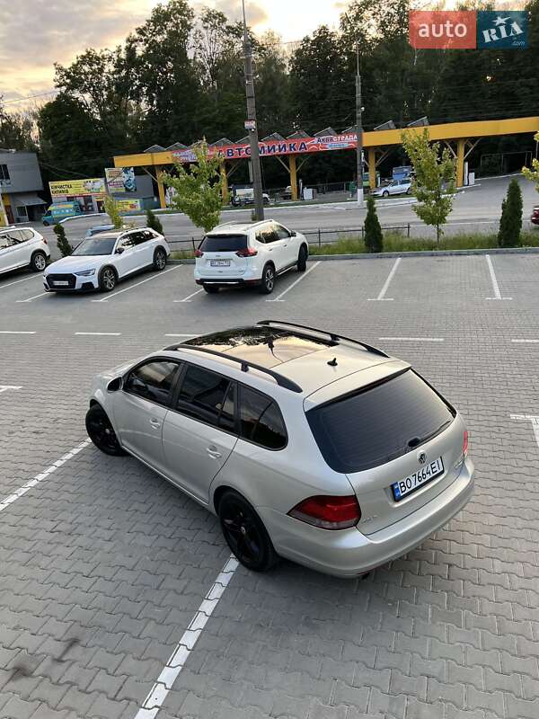 Универсал Volkswagen Golf 2010 в Тернополе