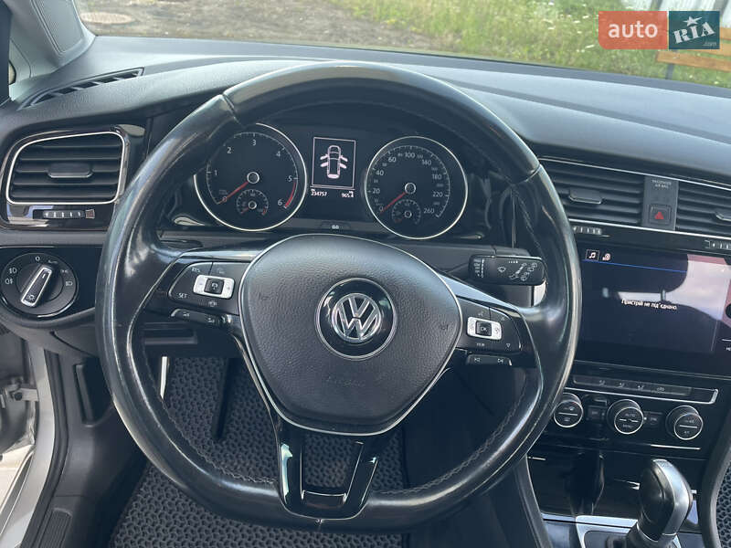 Универсал Volkswagen Golf 2018 в Тернополе