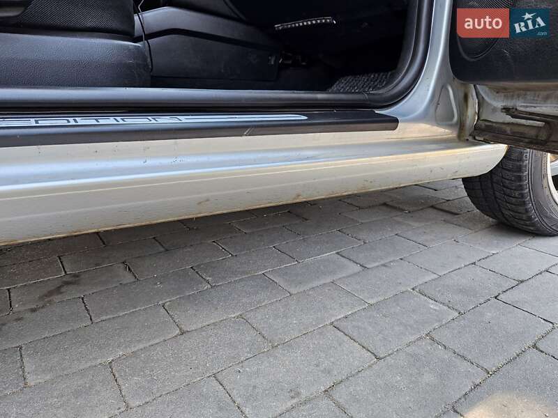 Хэтчбек Volkswagen Golf 2001 в Миргороде