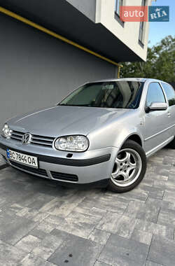 Хетчбек Volkswagen Golf 2003 в Яворові