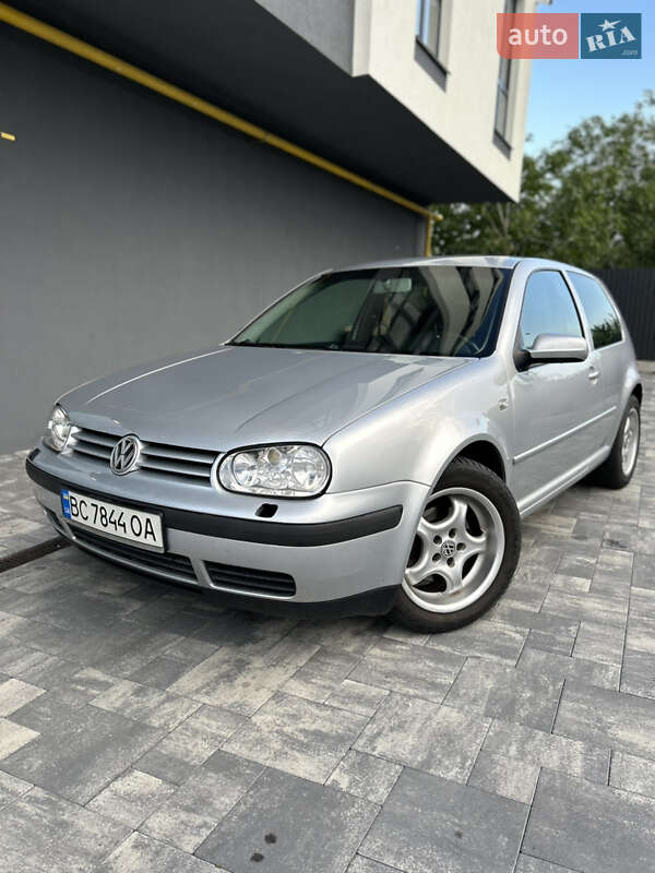 Volkswagen Golf 2003