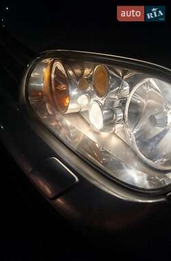 Хетчбек Volkswagen Golf 2001 в 
