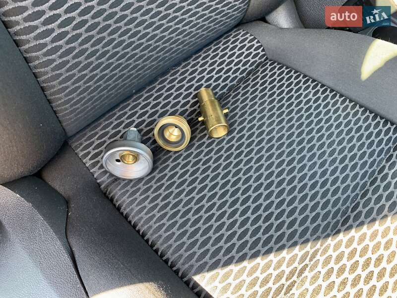 Хэтчбек Volkswagen Golf 2009 в Виннице