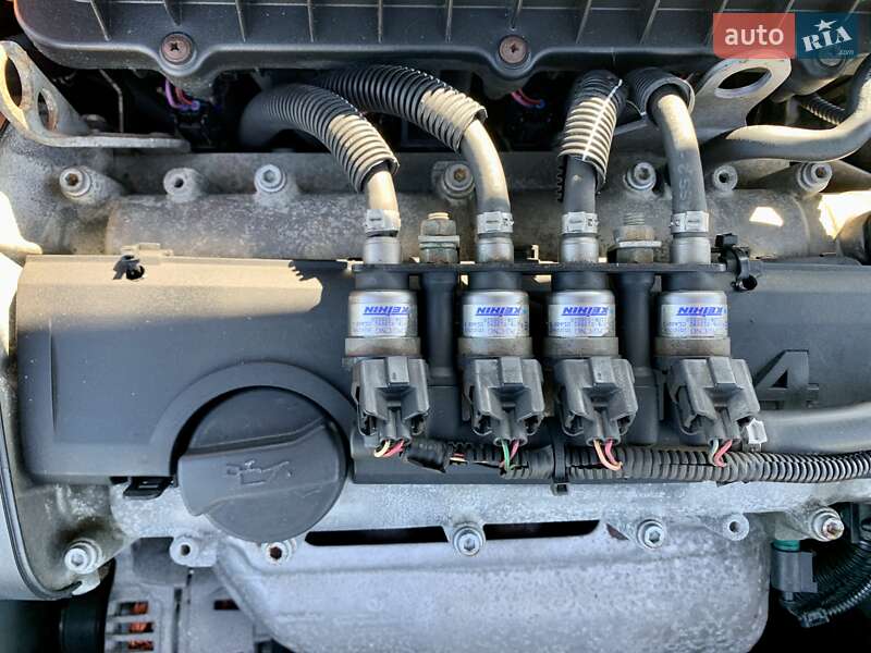 Хэтчбек Volkswagen Golf 2009 в Виннице