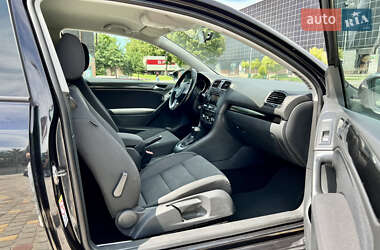 Хэтчбек Volkswagen Golf 2009 в 