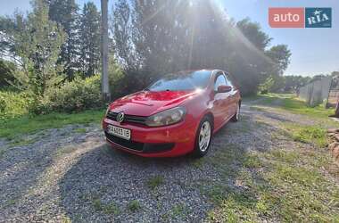 Хетчбек Volkswagen Golf 2011 в 