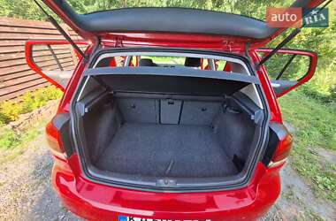 Хетчбек Volkswagen Golf 2011 в 