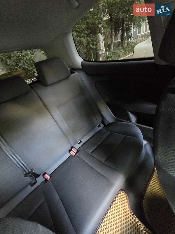 Хэтчбек Volkswagen Golf 2005 в Одессе